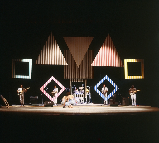 Boccascena/ 40 minuti a Venezia, di Daniel Buren,  regia di Carlo Quartucci, Biennale di Venezia, teatro Malibran, 1984.